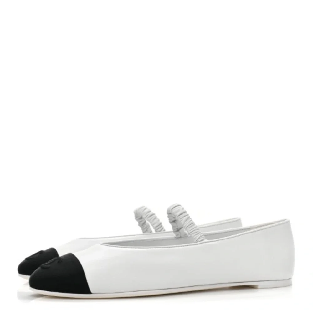 Chanel White and Black Ballet Flats - Picture 3 of 10